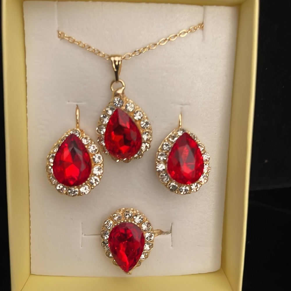 Jewelry Set - Picture 3 of 3